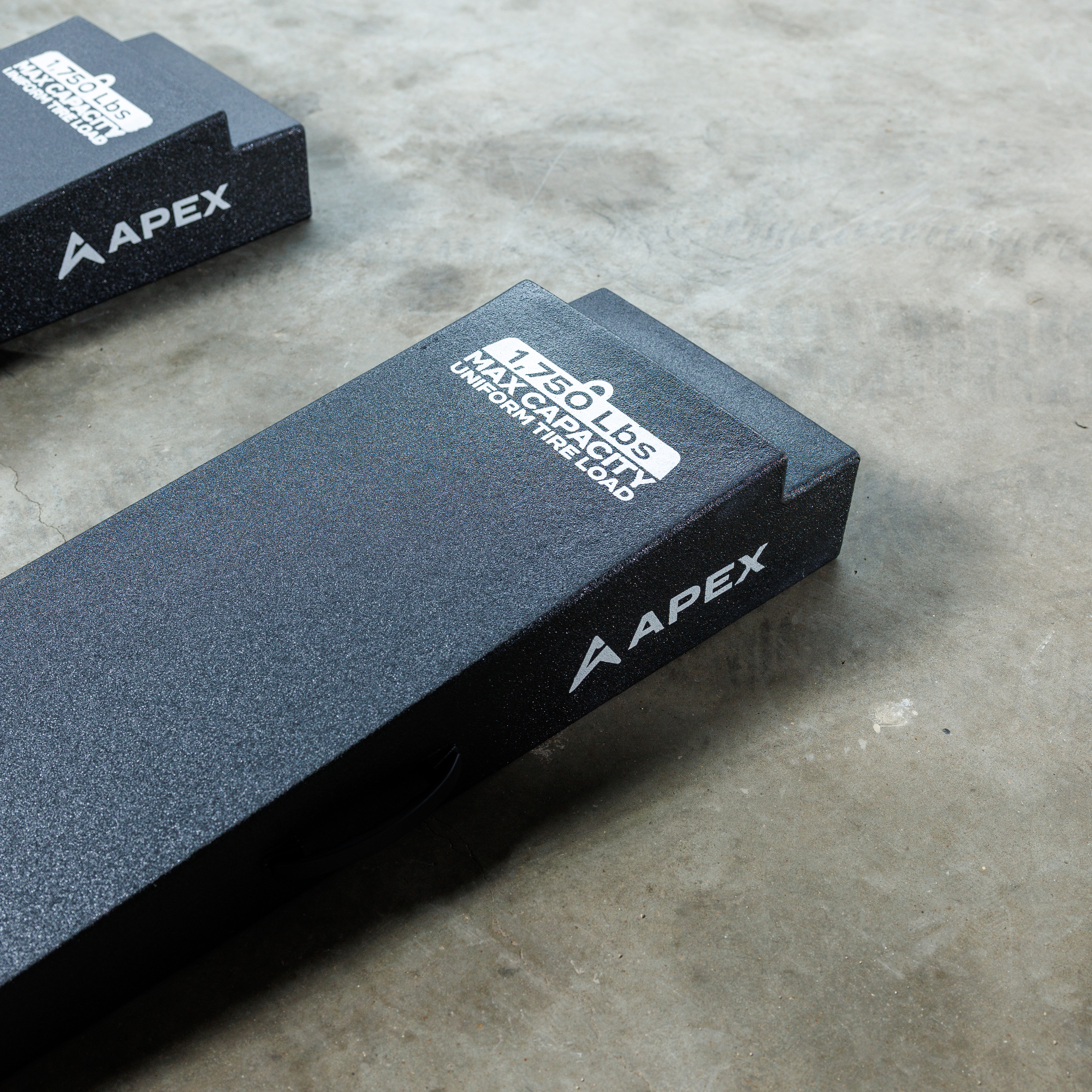 Structural Foam Core with Reinforced UHMW Trailer Shelf