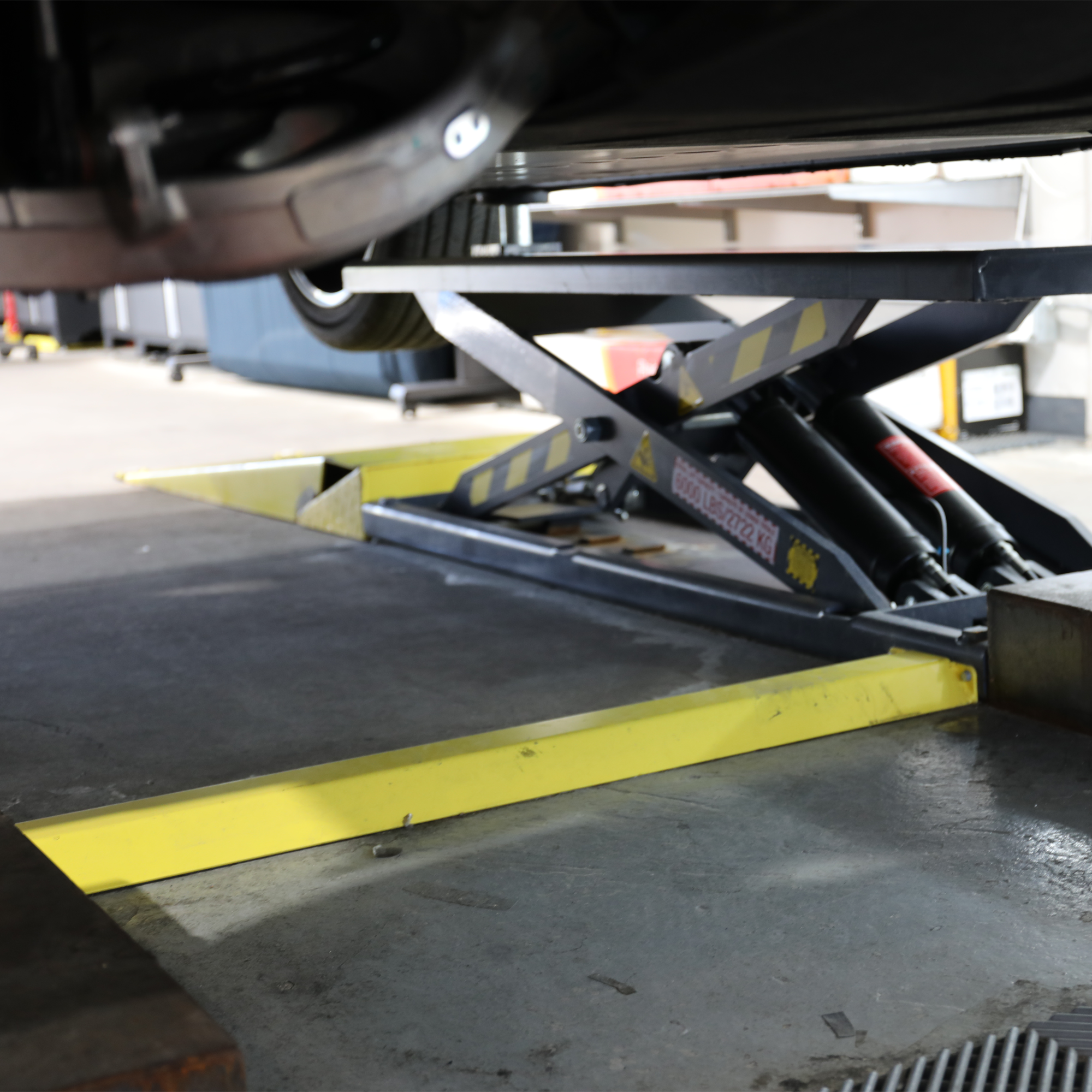 Removable Ramps and Kicker Assist for Easier Setup