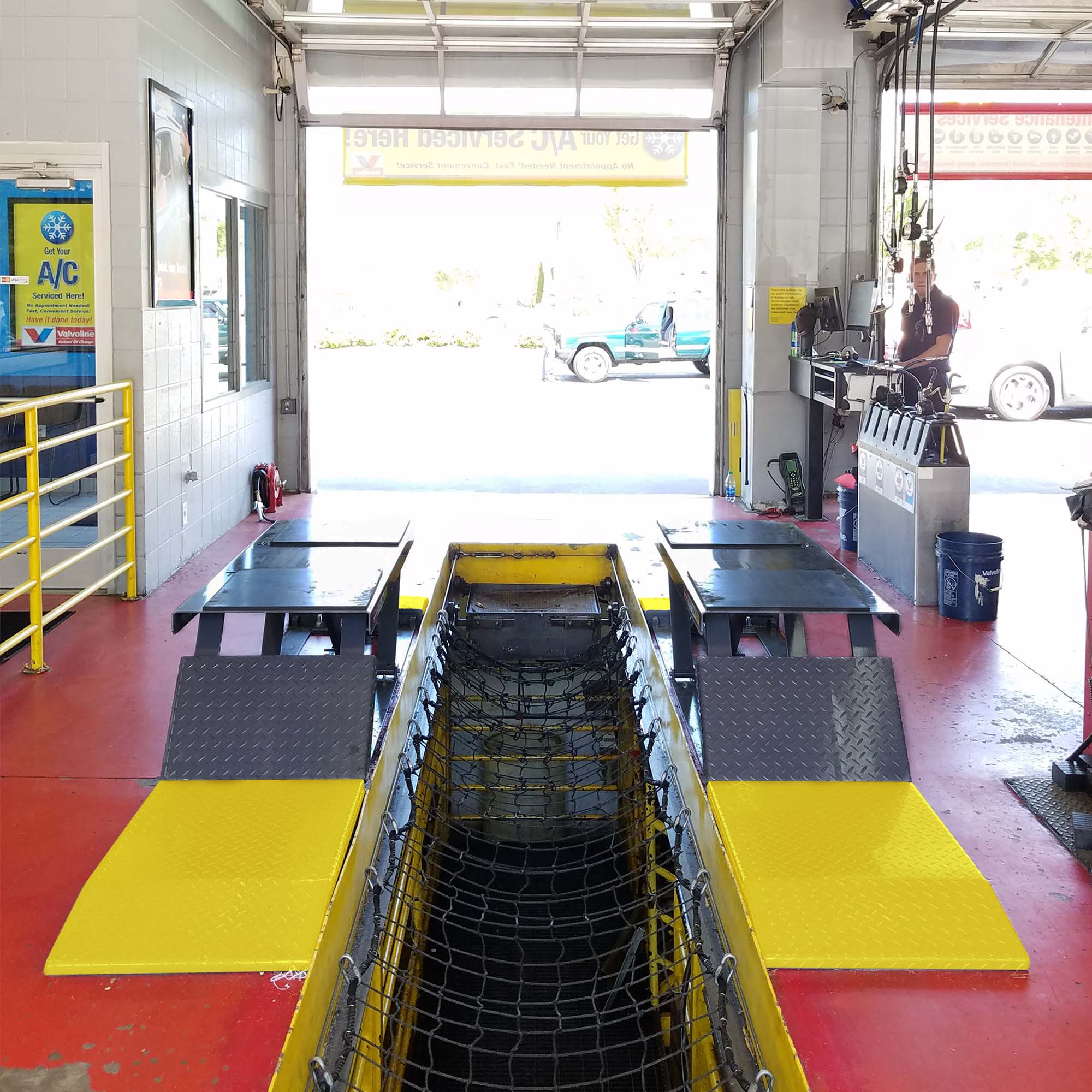 Open-Center Access for Pit-Style Service