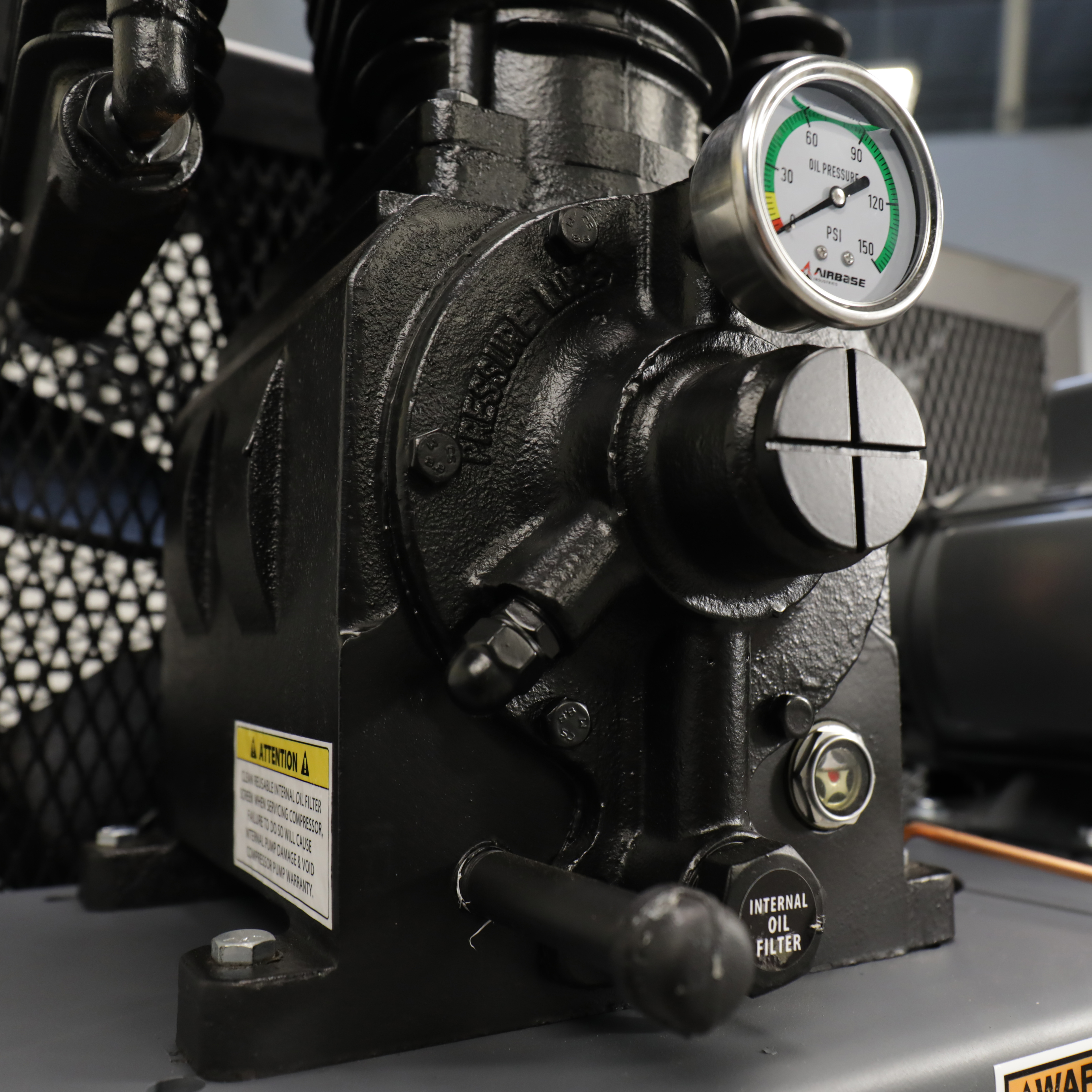 Two-Stage, Splash-Lubricated Pump for Reliable Air Compression