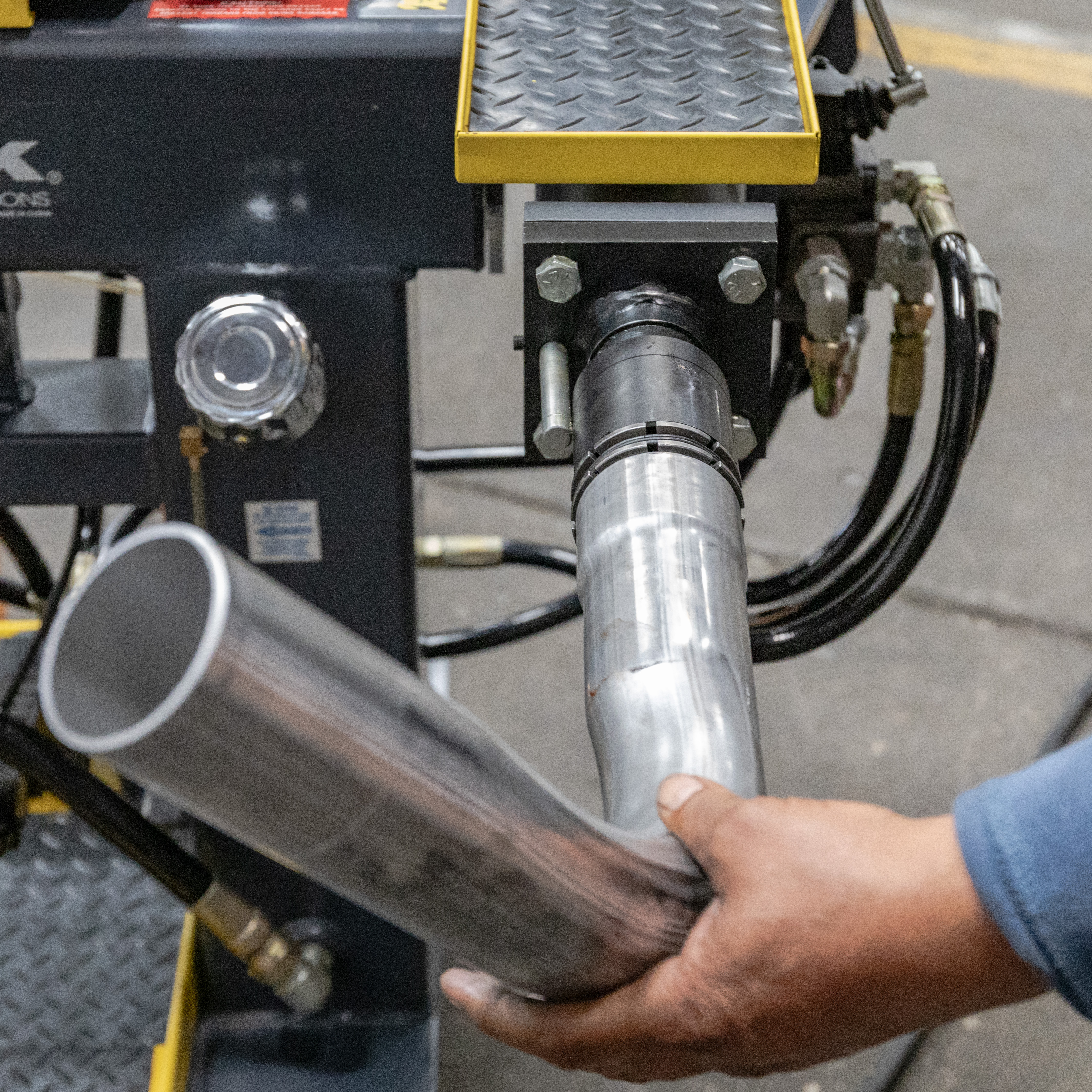 Deep Bend Capability with Quick-Change Tooling