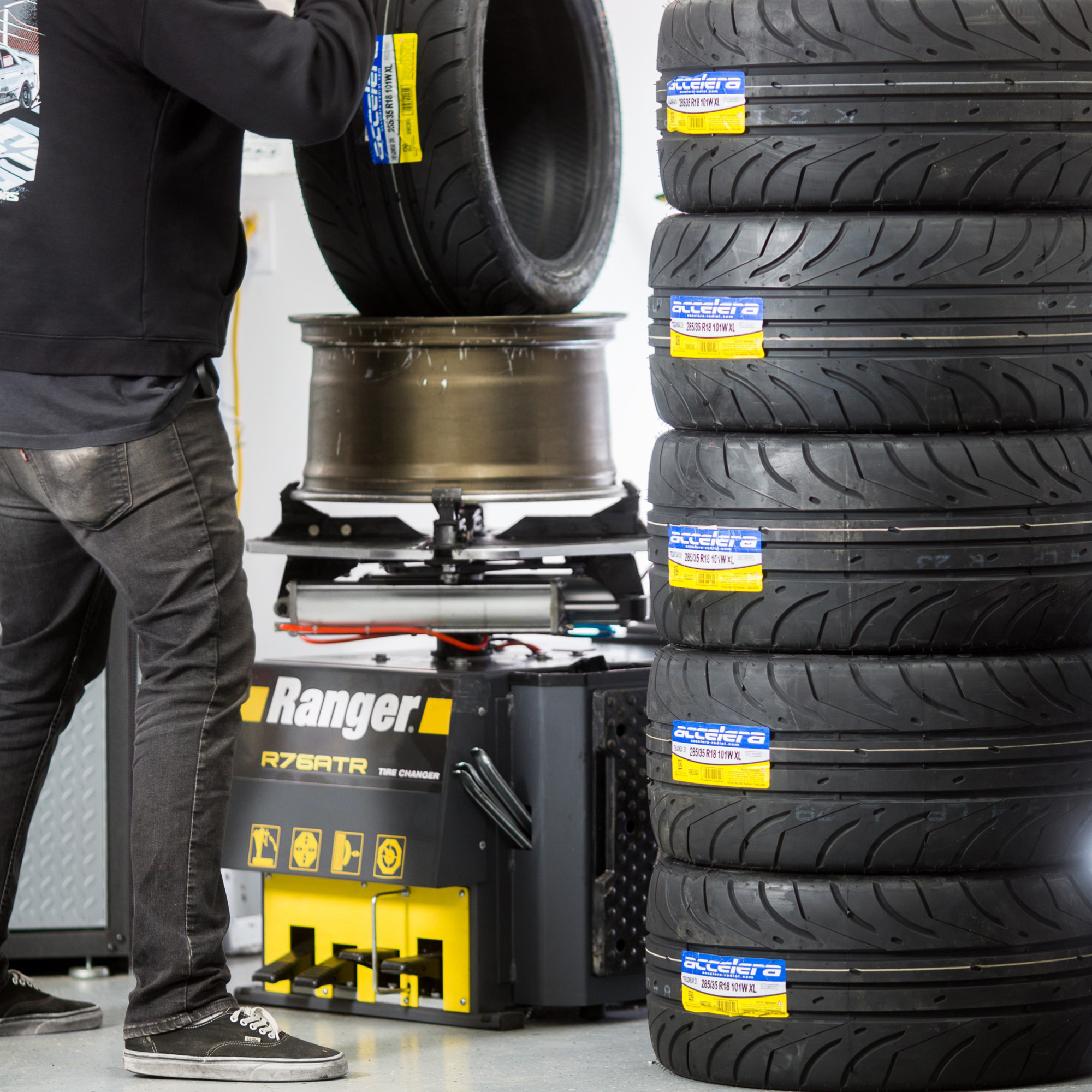 Tilt-Back Tire Service