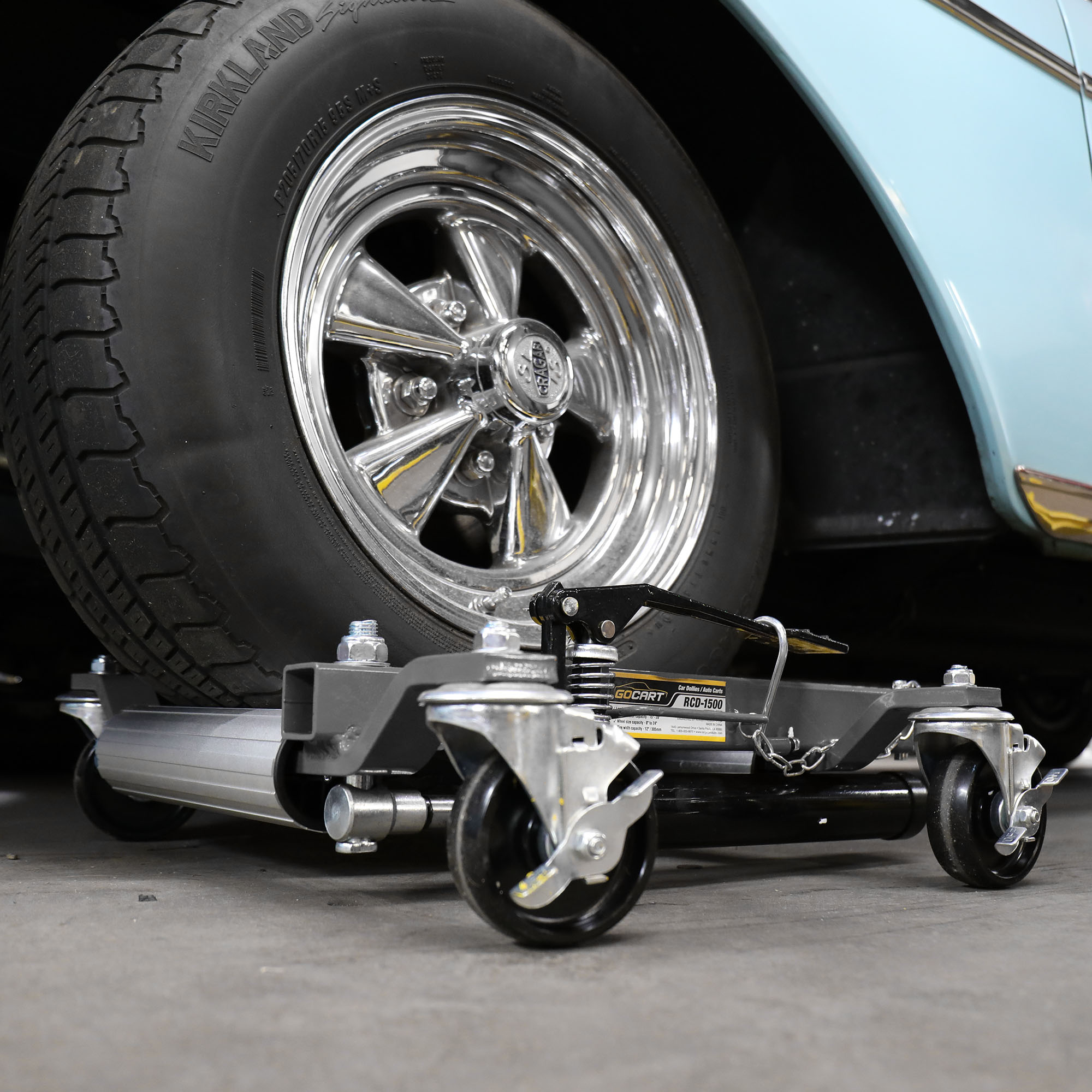 Non-Skid Rollers and Free-Swivel Casters for Controlled Movement
