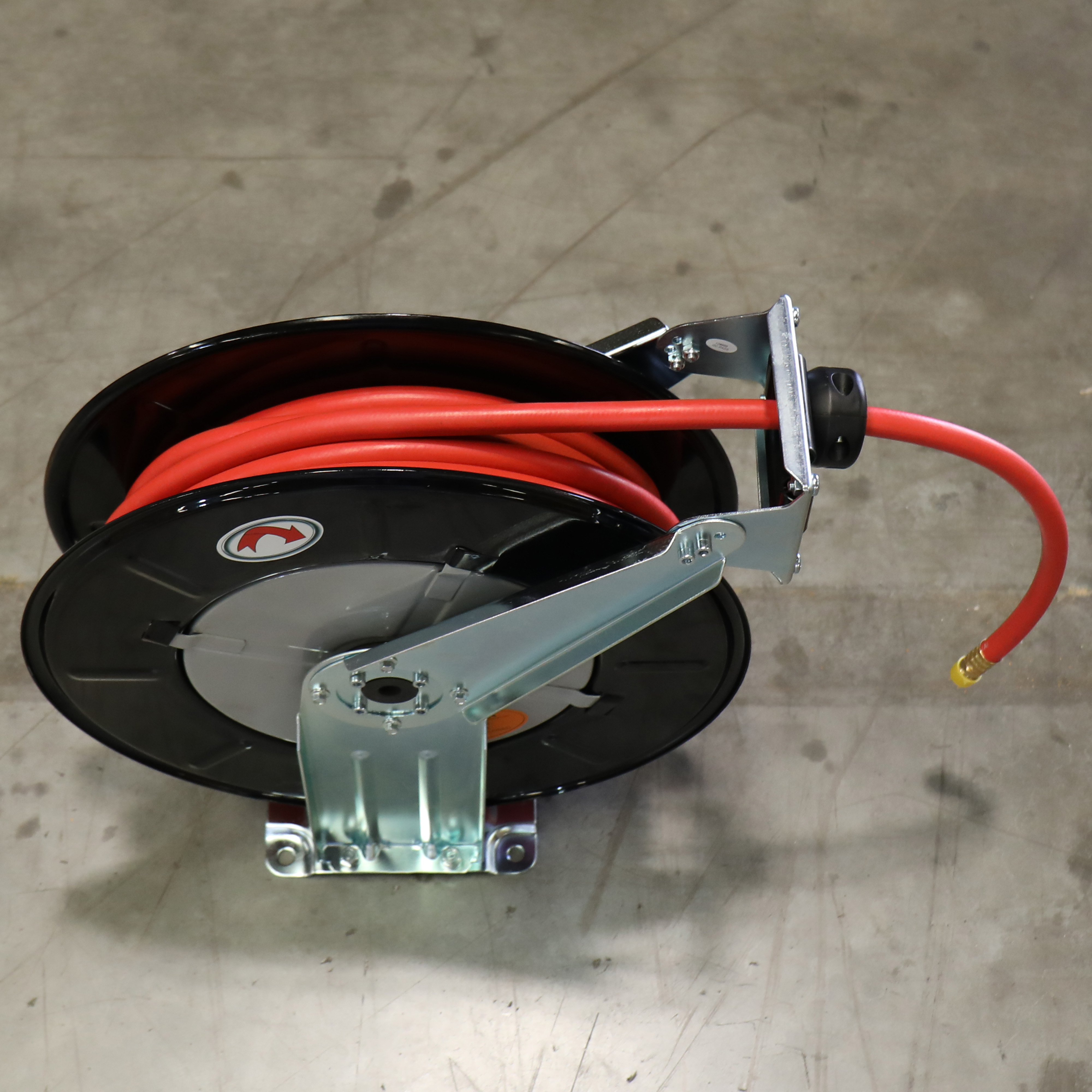 Reinforced Mounting and Smooth Hose Control