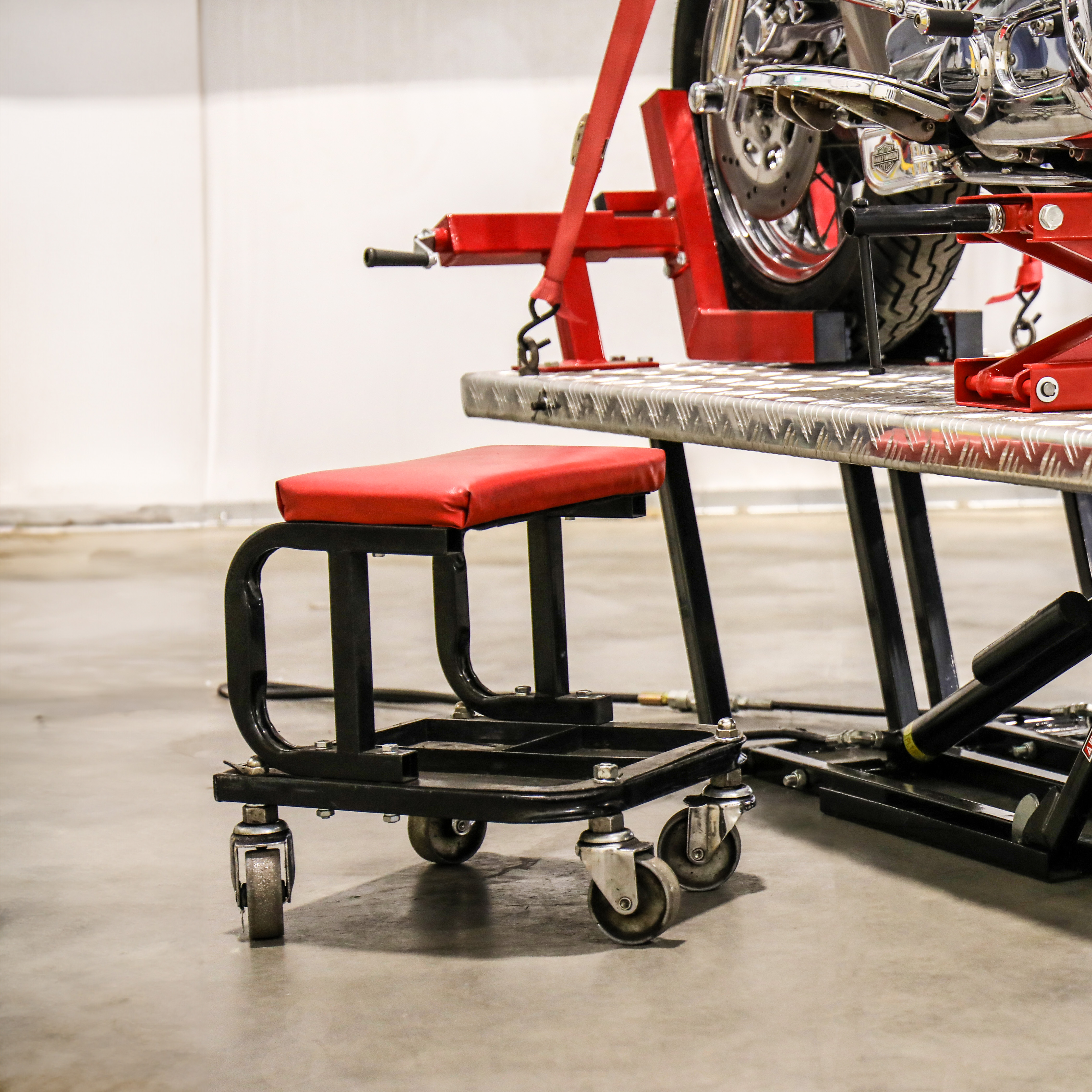 Steel Tube Frame and Ball-Bearing Swivel Casters