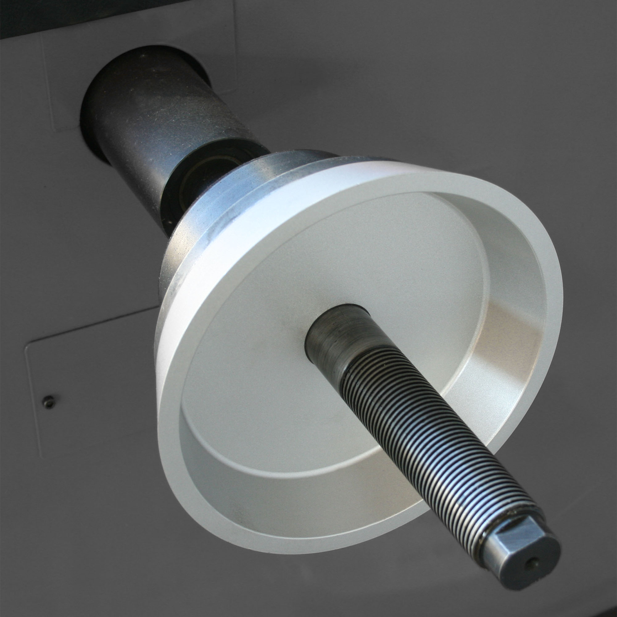 Double-Sided Centering Cone for Wider Fitment Coverage
